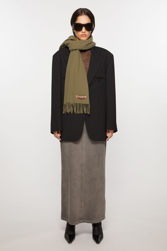 (image for) Smooth-Running Fringe wool scarf - skinny